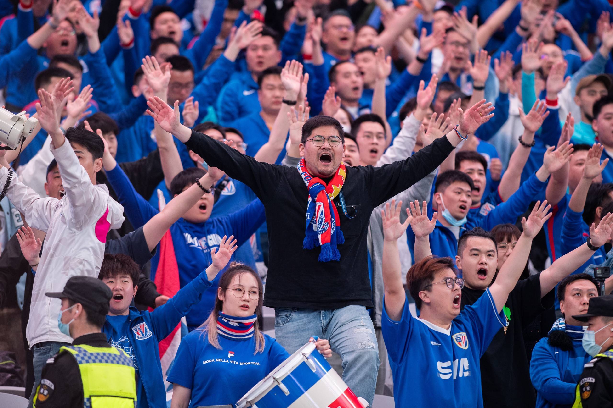 BRO翻盘DFM，Xiaohu操刀奇招英雄翻盘强强对话成都决赛之夜，让粉丝疯狂欢呼的简单介绍