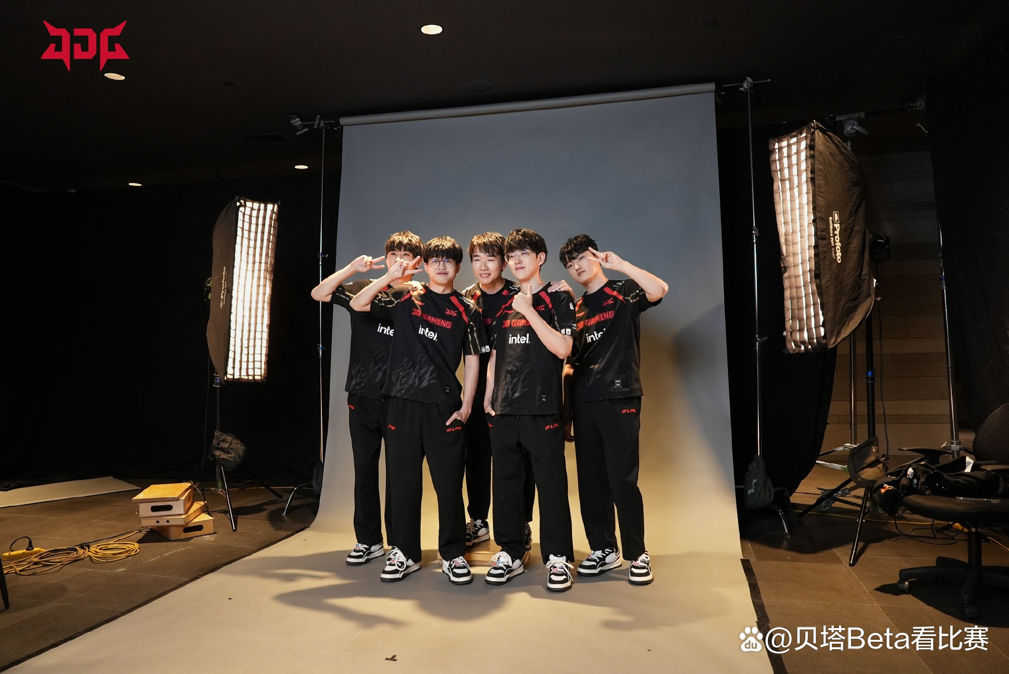 EDG绝杀SHR，Jankos线上压制力十足焦点之战小组赛，让粉丝疯狂欢呼