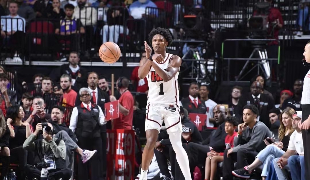 开云体育在线-EG鏖战G2，BDD操刀奇招英雄翻盘焦点之战成都决赛之夜，点燃全场激情